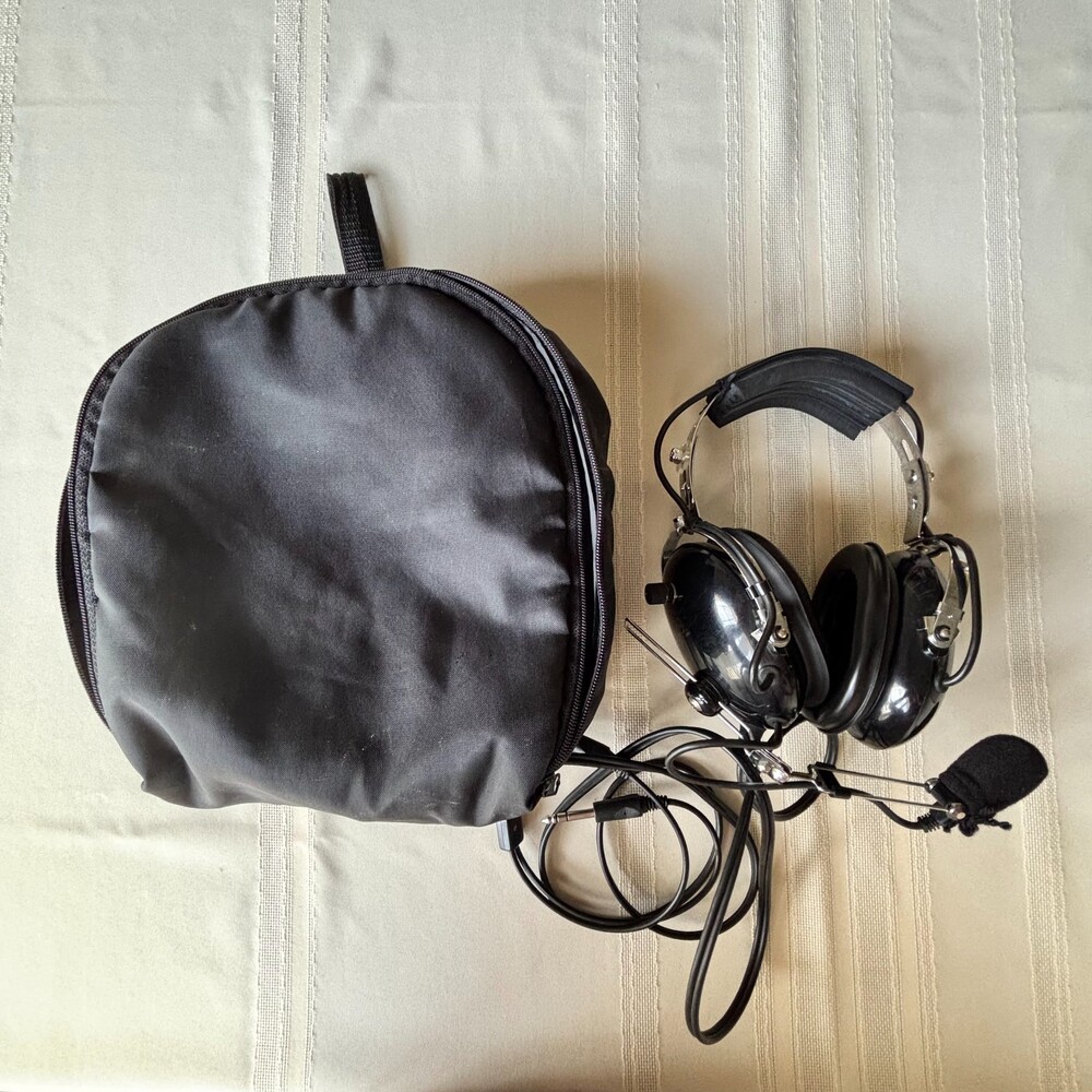 VNTG PILOT AVIONICS P-51 Commemorative Headset 1941-1991 Dual Plug + Flight Bag
